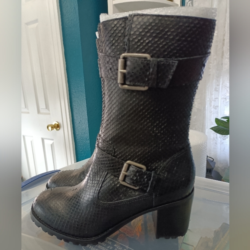 NIB black genuine leather Matisse boots. 8.5